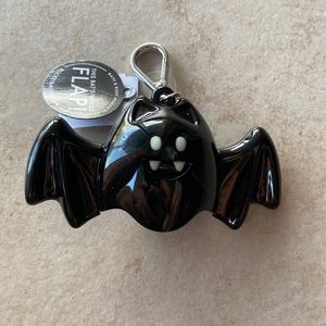 Bath & Bodywork’s Bat Pocketbac Holder 2022